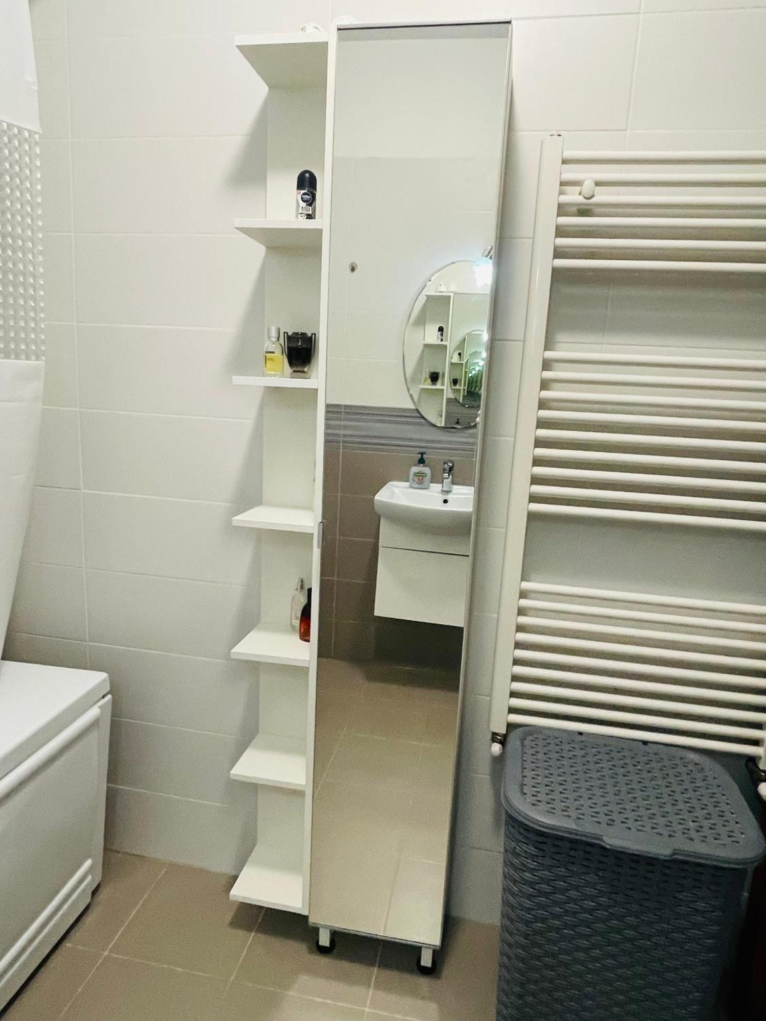 Cozy Apartment With Free Parking 클루지나포카 외부 사진